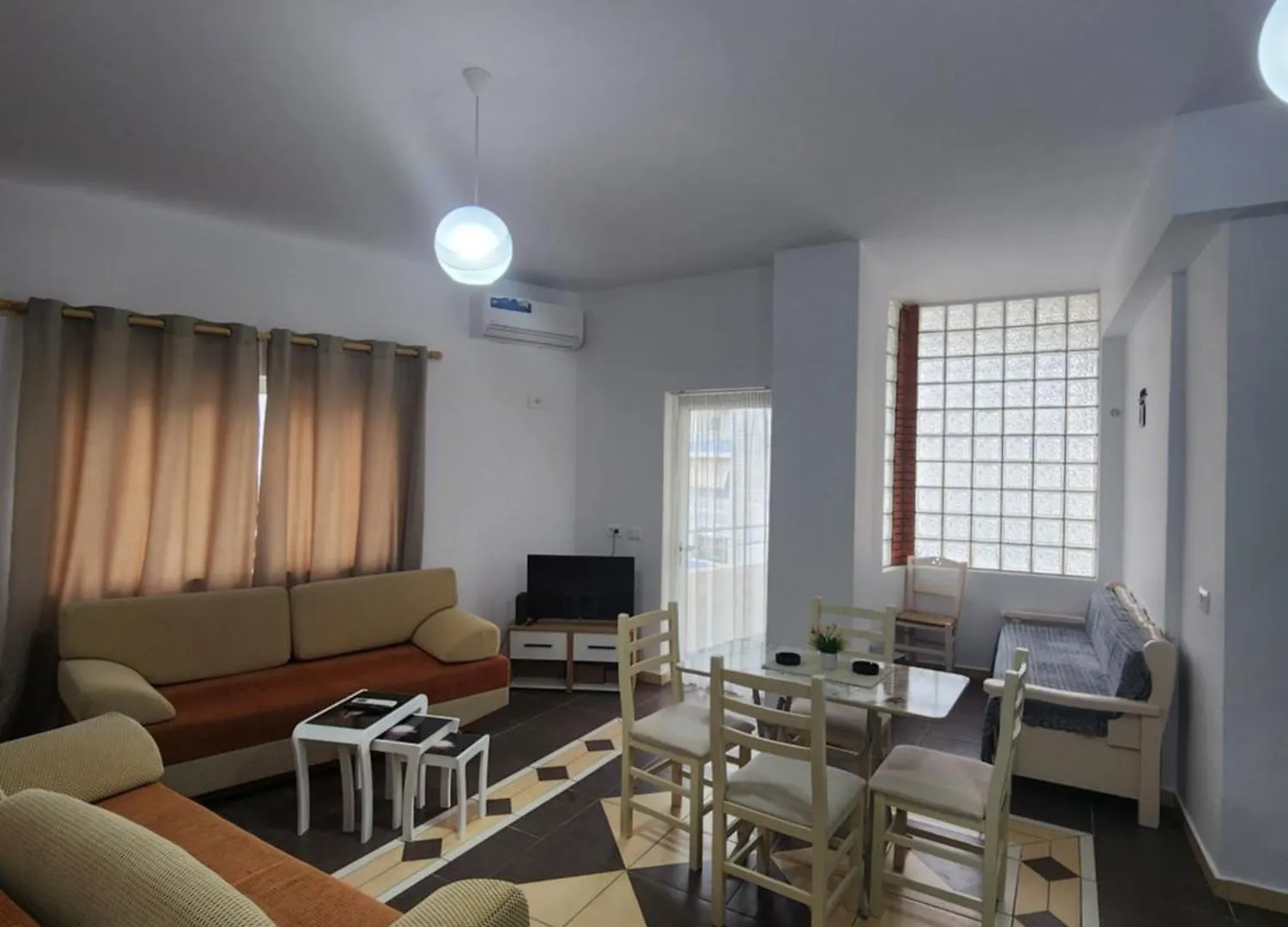 Eni & Kei Seaside Retreat Apartment Sarande